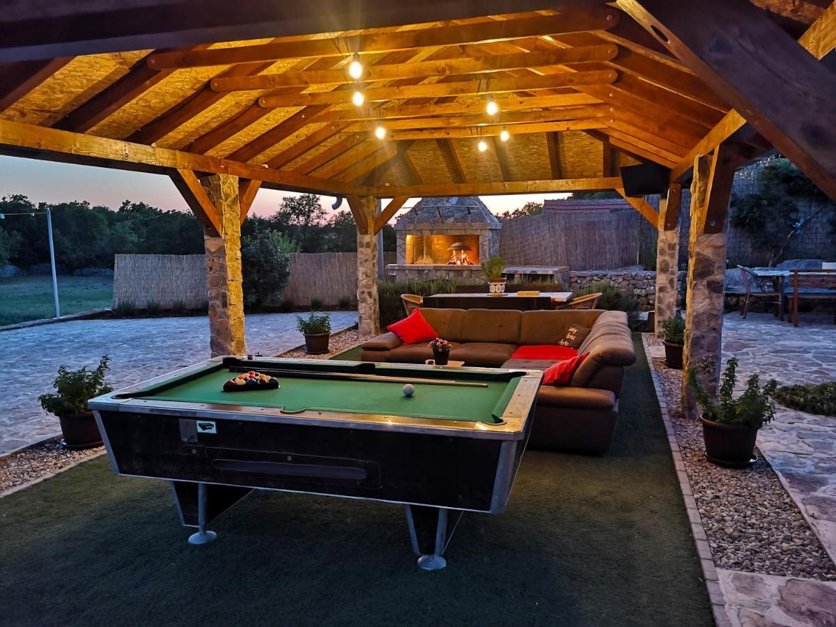 Holiday Home Marko With Football Field Drniš エクステリア 写真
